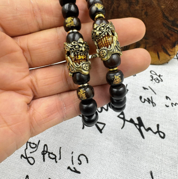 Natural lightning-struck jade-like jadeite hand bracelet for men, a niche cultural plaything - Image 4