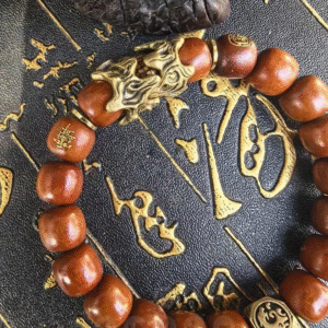Non-metallic wooden bracelet, Longhushan jujube wood Pixiu blessing jade-like jujube wood bracelet, lightning strike golden light bracelet
