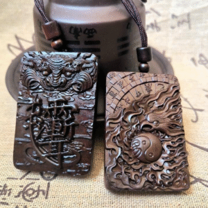 Jade-like Lei jujube wood tiger head crape myrtle amulet, red bird pendant, cultural artifact, Taoist talisman, protective pendant