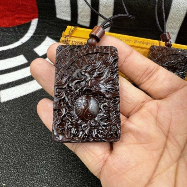 Jade-like Lei jujube wood tiger head crape myrtle amulet, red bird pendant, cultural artifact, Taoist talisman, protective pendant - Image 5
