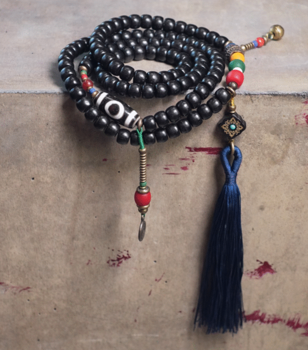 Ethnic - Style Thunderstruck Wood Bracelet Set with Agate & Brass Tassels: Multi - Layered Jewelry for Men & Women - Image 4